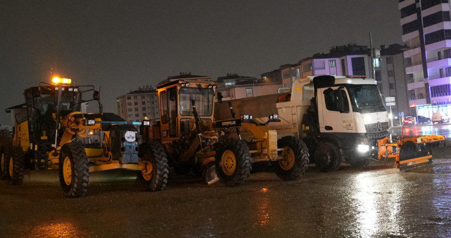 Elazığ Belediyesi Ekipleri, Karla Mücadele İçin Hazır