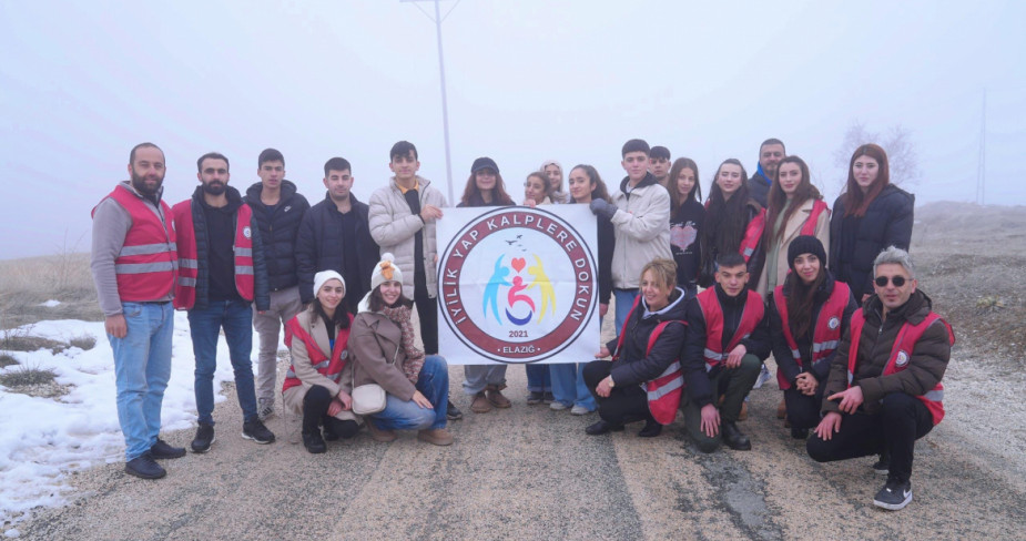 Elazığ Belediyesi’nden Sokak Hayvanlarına Mama Desteği