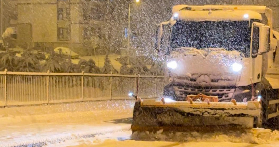 Elazığ Belediyesi’nden Yoğun Kar Yağışına Hızlı Müdahale