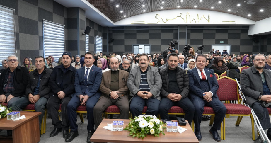 Elazığ Belediyesi’nin Düzenlediği “Aile” Temalı Konferansa Yoğun Katılım Sağlandı