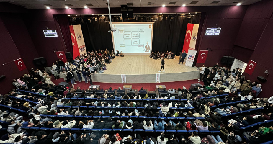 ELAZIĞ BELEDİYESİ’NİN DÜZENLEDİĞİ SEMİNERE YOĞUN İLGİ